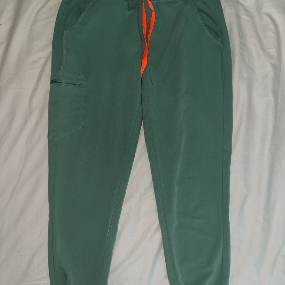 Mint-colored Figs Women’s Jogger Scrubs